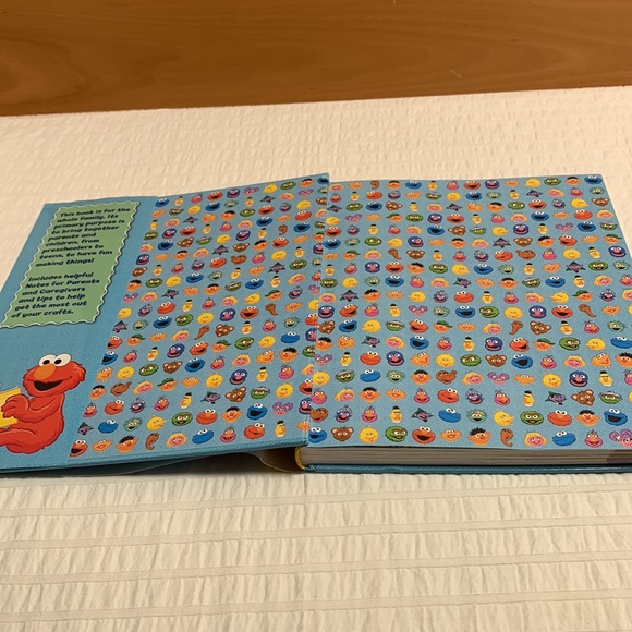 Sesame Street Big Book of Crafts by Children’s Television Workshop and Parragon - Picture 7 of 11